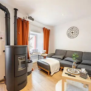  Hébergement de vacances Chez Malou&hugo Vue Proche Suisse&stations !
